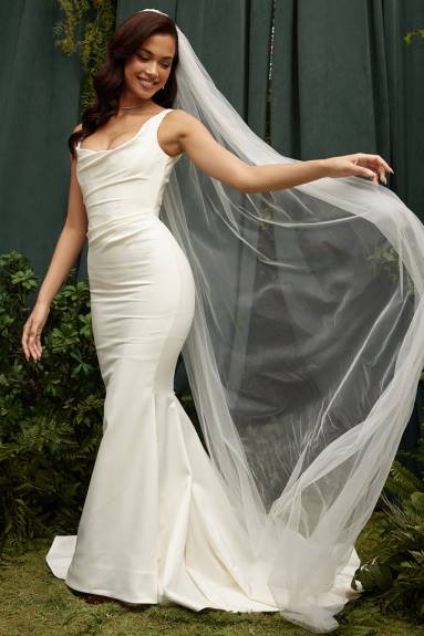 matrimoni esso House of CB velo di tulle morbido ultra lungo bianco leone X44T1145