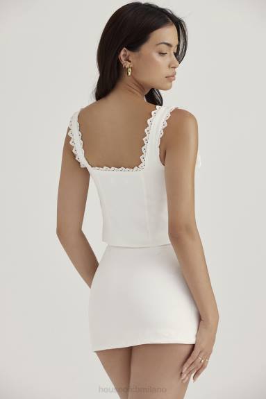 vestiario esso House of CB top con finiture in pizzo bianco ambra X44T714