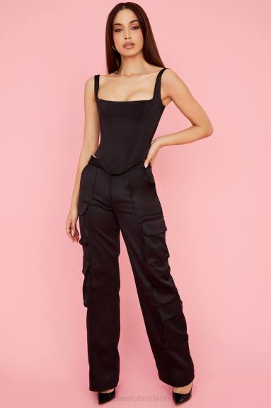 vestiario esso House of CB pantaloni cargo a gamba dritta in raso nero Daria X44T942