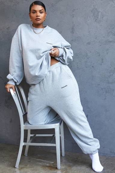 vestiario esso House of CB pantaloni jogging grigio nuvola con dorso spazzolato X44T1006