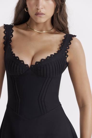 vestiario esso House of CB Miniabito Tilly nero con pin tuck X44T231