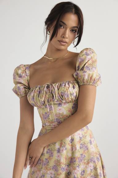 vestiario esso House of CB Abito prendisole midi con maniche a sbuffo e stampa peonie Tallulah X44T428