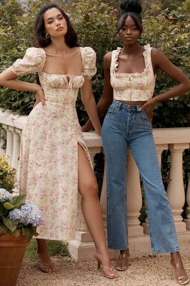 vestiario esso House of CB Abito prendisole midi con maniche a sbuffo floreali color limone Tallulah X44T617
