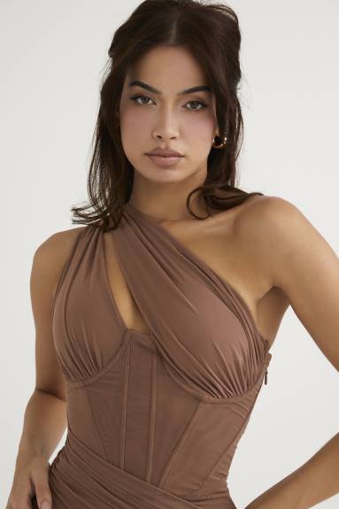 vestiario esso House of CB abito midi con taglio asimmetrico mocha di valentina X44T488
